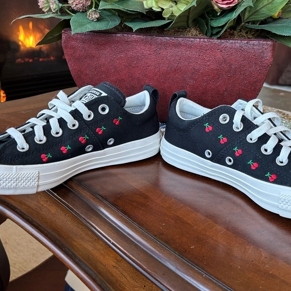 Converse brand new